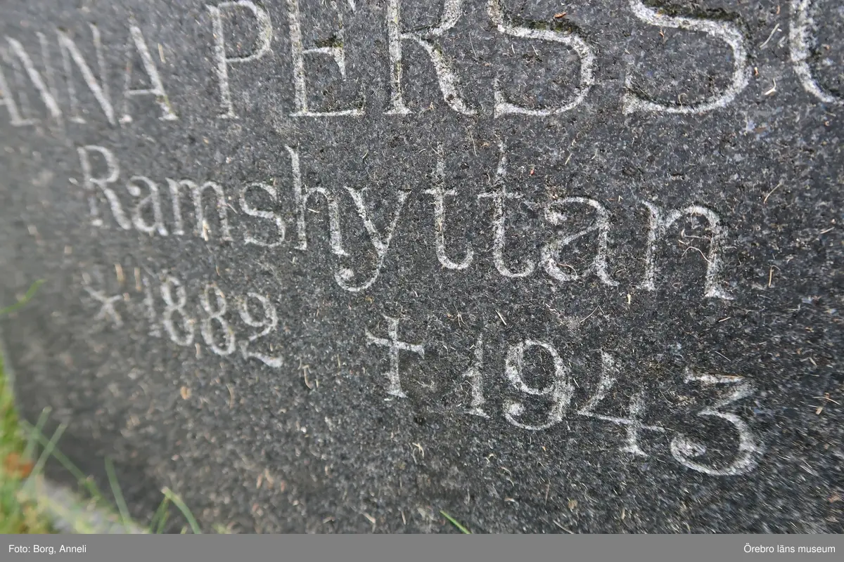 Fotoprotokoll

Acc. Nr. OLM-2019-403_1-45
Örebro läns museums diarienummer: 2016.230.125
Fotograf: Anneli Borg 
Objekt: Ramsbergs nya kyrkogård
Kommun: Lindesbergs kommun
Län: Örebro
År: 2019

Motiv: 
1-45	Ramsbergs nya kyrkogård, gravvårdar