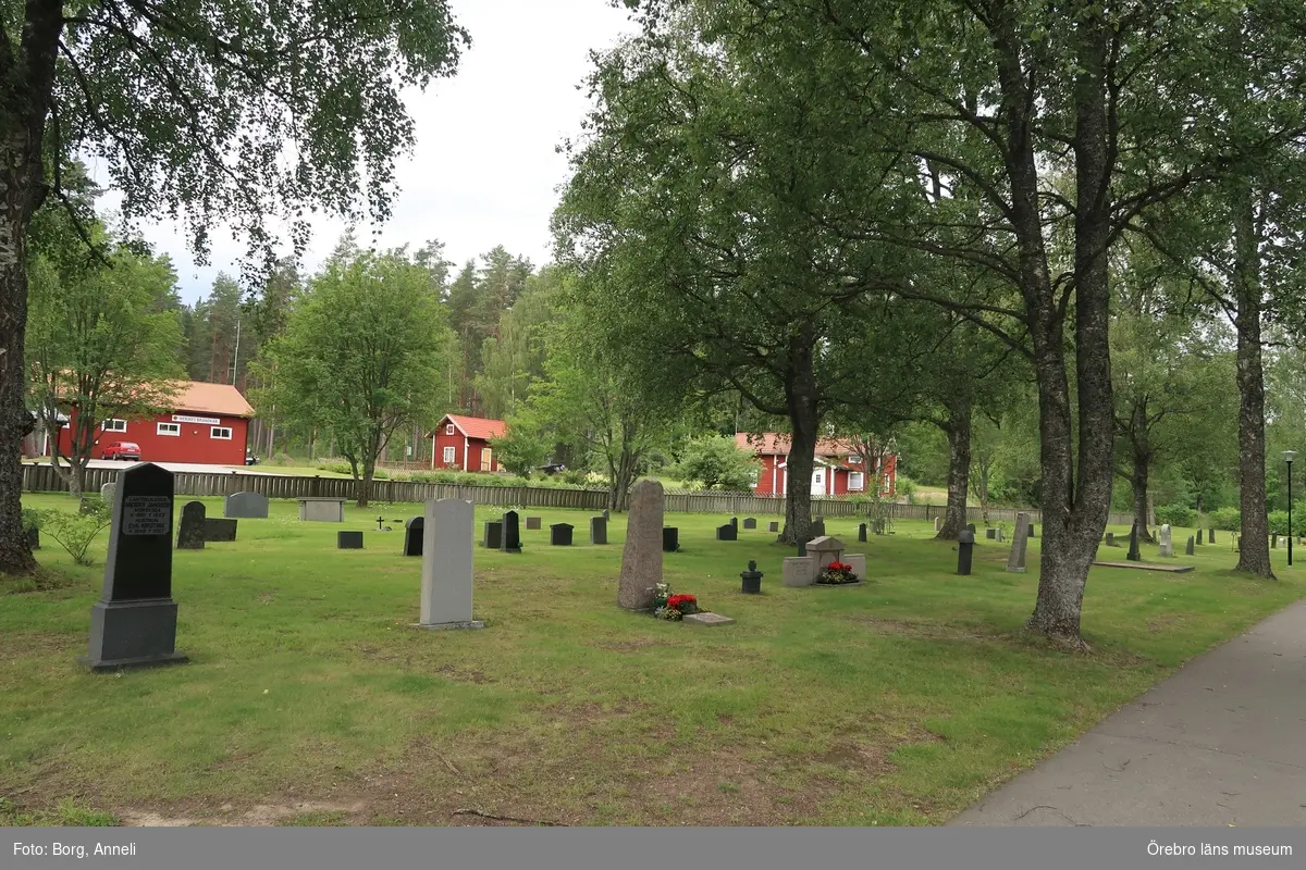 Fotoprotokoll

Acc. Nr. OLM-2019-402_1-45
Örebro läns museums diarienummer: 2016.230.125
Fotograf: Anneli Borg 
Objekt: Ramsbergs nya kyrkogård
Kommun: Lindesbergs kommun
Län: Örebro
År: 2019

Motiv: 
1-45	Ramsbergs nya kyrkogård, gravvårdar
