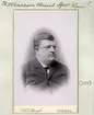 Porträtt av apotekare Conrad Pettersson. Gift 1890 med Matilda Sofia Eriksson. Samma år den 19 september öppnade han Apoteket Kronan i Grand Hotells bottenvåning. Apotekare Pettersson var mycket aktiv i det offentliga livet i Linköping. Han var ledamot av stadsfullmäktige, hälsovårdsnämnden och gasverksstyrelsen.