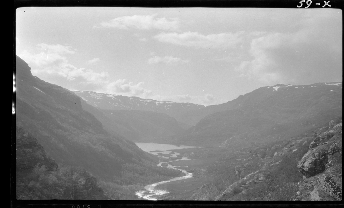 "Østerbøvatnet". Bildet tatt fra en høyde vest for Grønestøl.