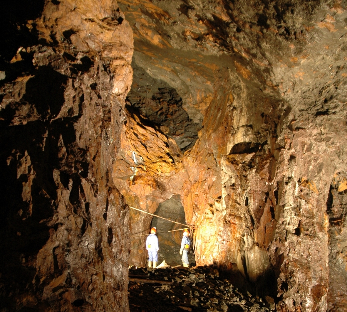 Olavsgruva består av Nyberget gruve, som var i drift 1650–1717, 1861–1891, 1906–1914, og Olavsgruva, som var i drift fra 1936 til 1972. Olavsgruva var kobberverkets siste gruve i Storwartzfeltet. Idag er Olavsgruva og Nyberget besøkgruve med guidede omvisninger.