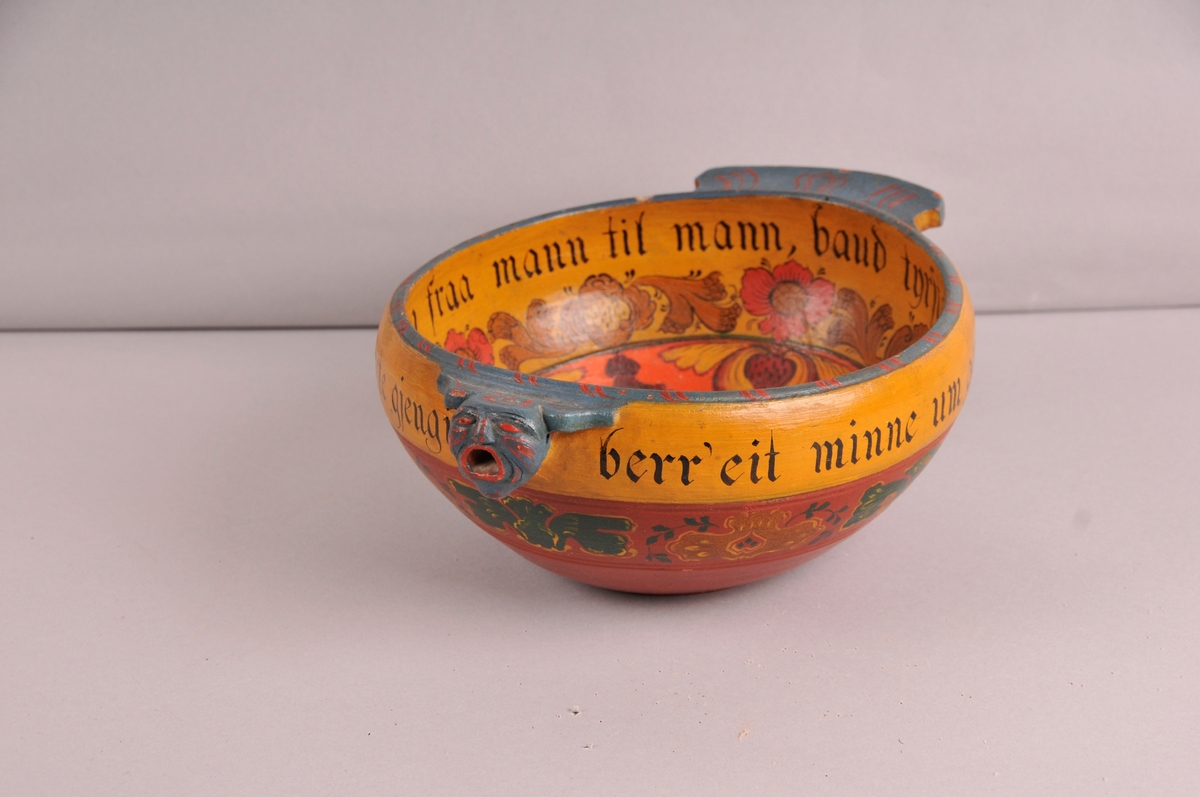 Trøys, 1800-tals,  dekorera i 1917 av Ø.Vesaas.