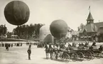 Luftballongerna Andrée, Svenske och Argonat vid Stockholms idrottspark, nuvarande Stockholm stadion.