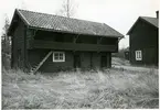 Västerfärnebo sn, Sala. 
Hasseltorp. Dubbelloftbod, 1967.