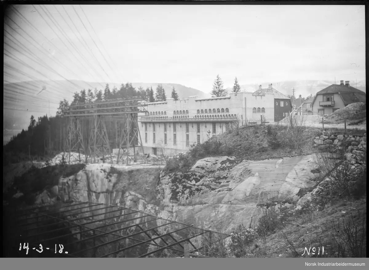 Kabelhuset. Huset var Norsk Hydros koblingstasjon for kraftoverføring mellom Svelgfoss kraftverk og ovnshus A.