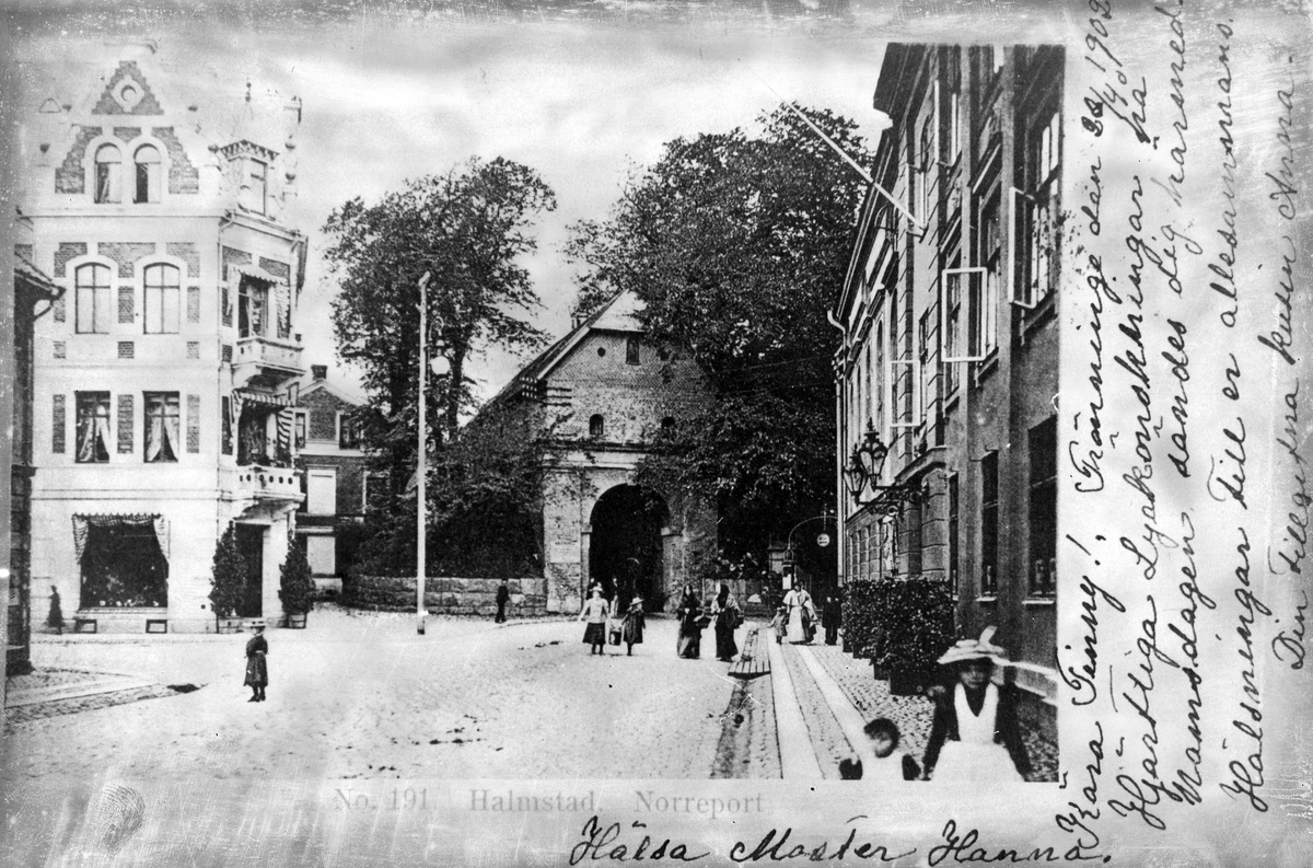 Halmstad, Norre port. Hotell Mårtenson till höger. Till vänster dåvarande kv Stadsporten.