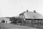 Tullstationen på Kättilö inrättades 1637 vid Barösund för inloppen till Norrköping och Söderköping. Det avbildade tullhuset uppfördes först 1788. Stationen drogs in 1928 och Barösund blev kustpostering i tullverkets kustbevakning fram till 1947.