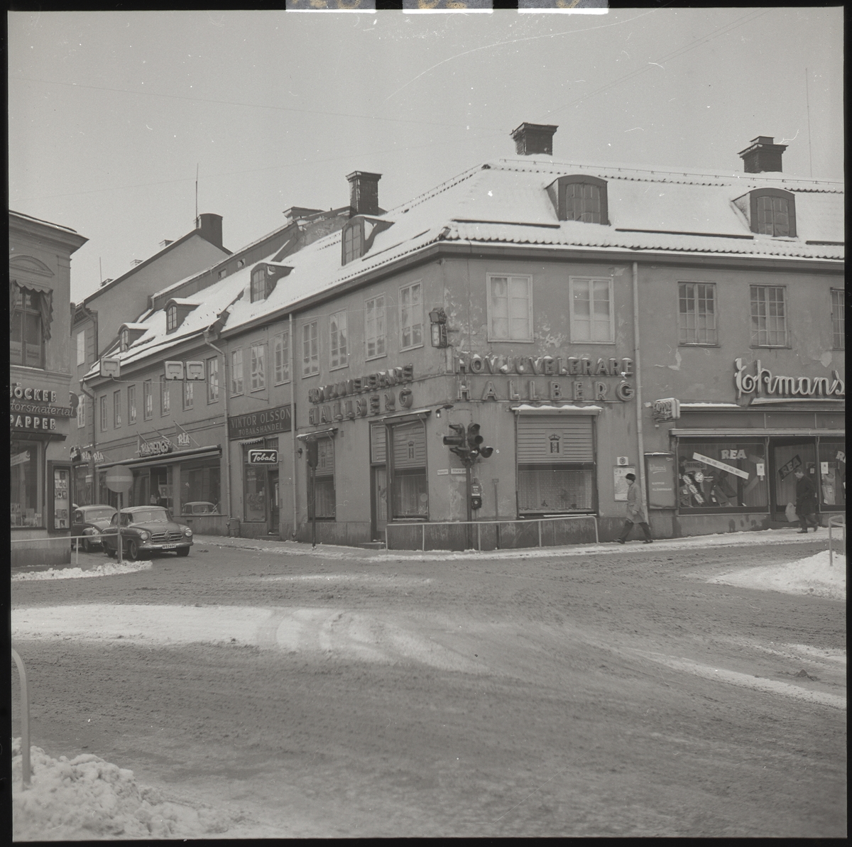 Korsningen Stora Gatan/Köpmangatan Västerås, med Hovjuvelerare Hallberg.