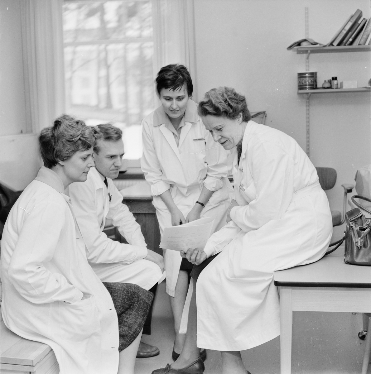 Akademiska sjukhuset, barnpsykiatriska kliniken, docent Anell med medhjälpare, Uppsala, februari 1962