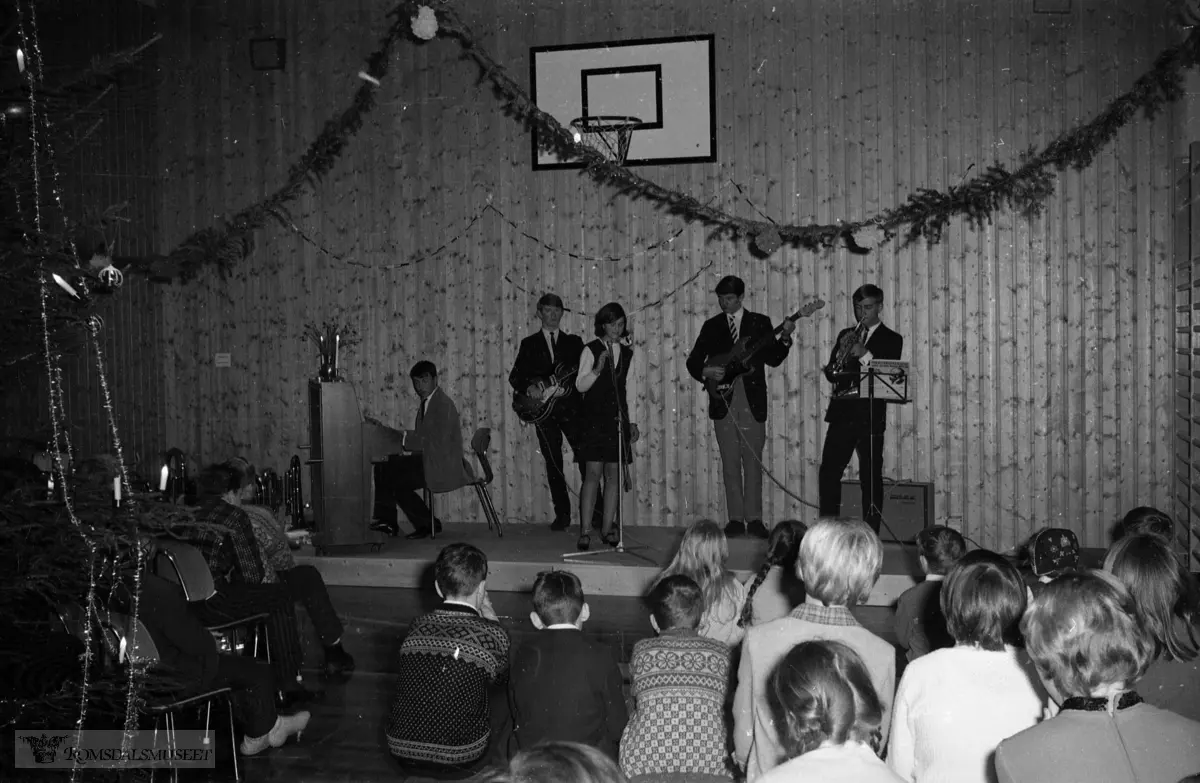 "Nyttår 1968"."Juletrefest (korpset)"