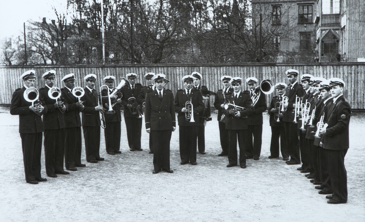 Vang Musikkforening, dirrigent Arne Staff, helt t.h. Kåre Hagen.