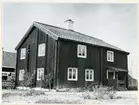 Romfartuna sn, Västerås.
Brunnsby, landbobyggnaden, 1949.