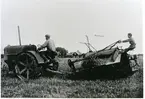 Romfartuna sn, Västerås, Tå.
Skörd vid Tå gård, 1930-talet.