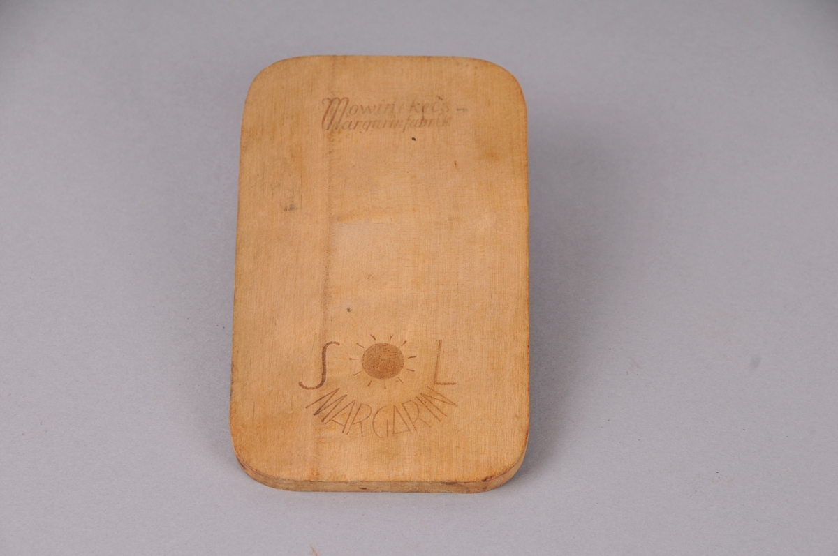 Skjerefjøl med reklame.