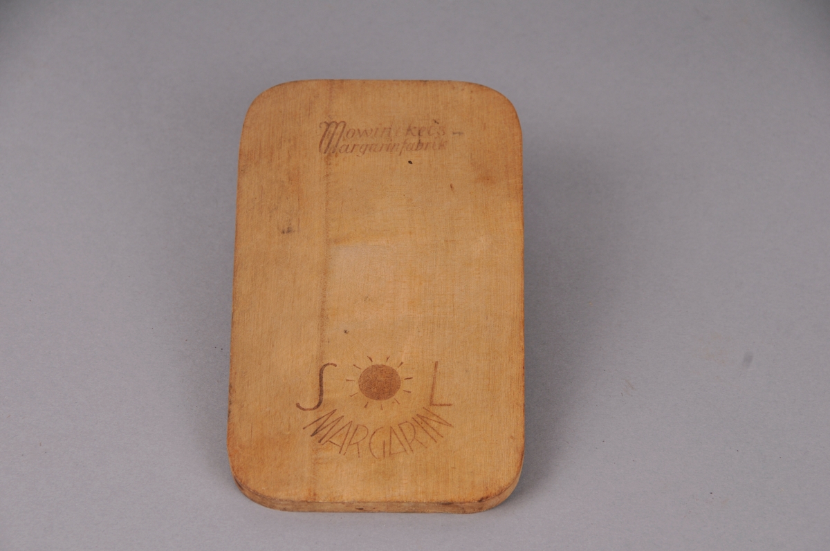 Skjerefjøl med reklame.