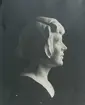 Skulptur av John Runer. Fröken Märtha Afzelius 1920.