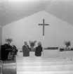 Jordbrukare bygger egen kyrka. 
15 juni 1959.