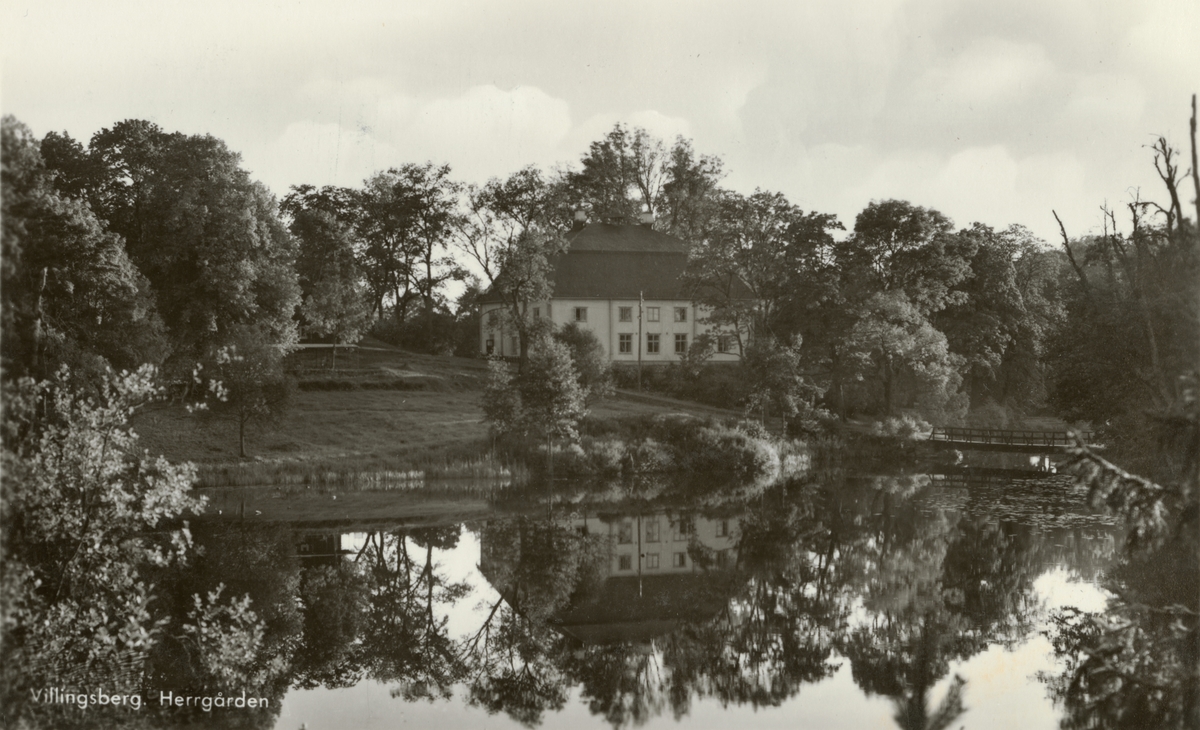 Text i fotoalbum: "Intfältövningar i Gysinge våren 1947. Villingsberg. Herrgården. ArtSS. Offmässen.".