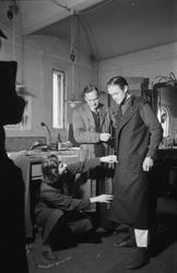 Kostymeprøving med Lita Prahl på Nationaltheatret.