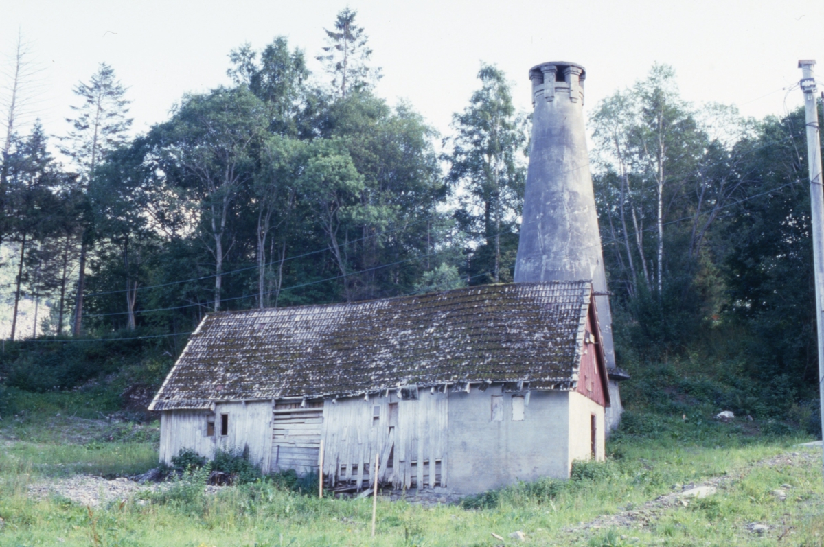 Dokumentasjonsbilder i serie av et gammelt bedriftsområde, Heinrich Schmidt's bedrift i Sykkylven.