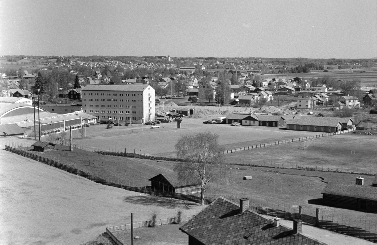 Hamar. Ustillingsplassen i Vangsvegen, Hamarhallen, staller, Briskebyen,
