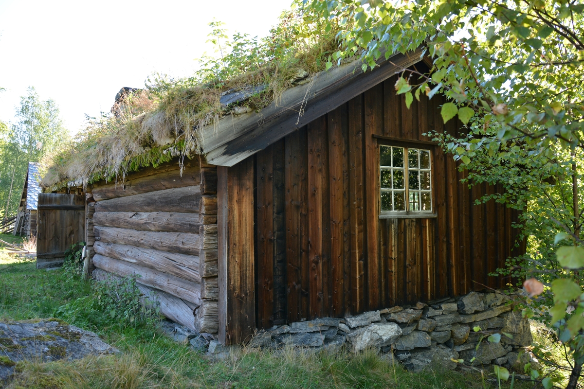 Rennsennselet-Tre-delt selstype med skøt, sel og mjølkebu.