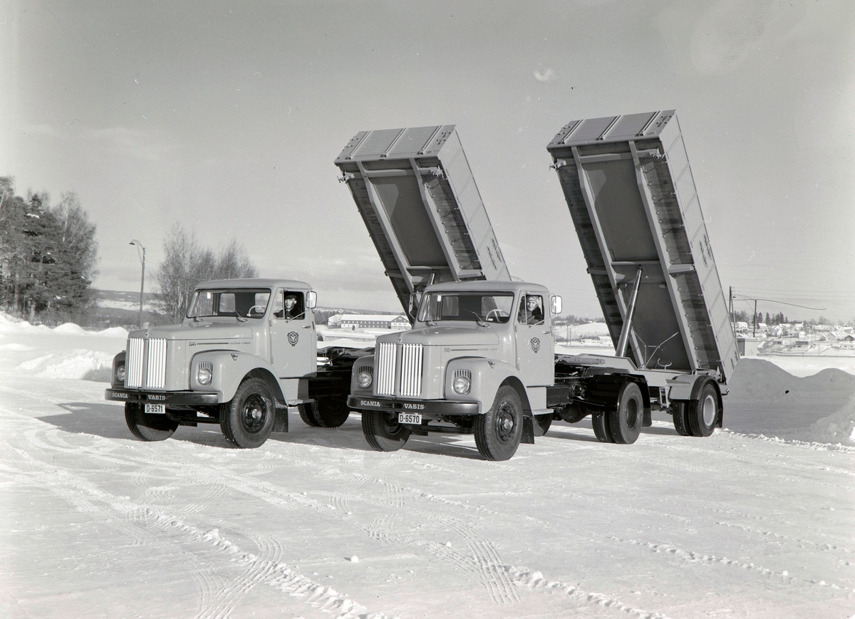 Scania Vabis lastebil, bilde av 2 lastebiler med tipp.