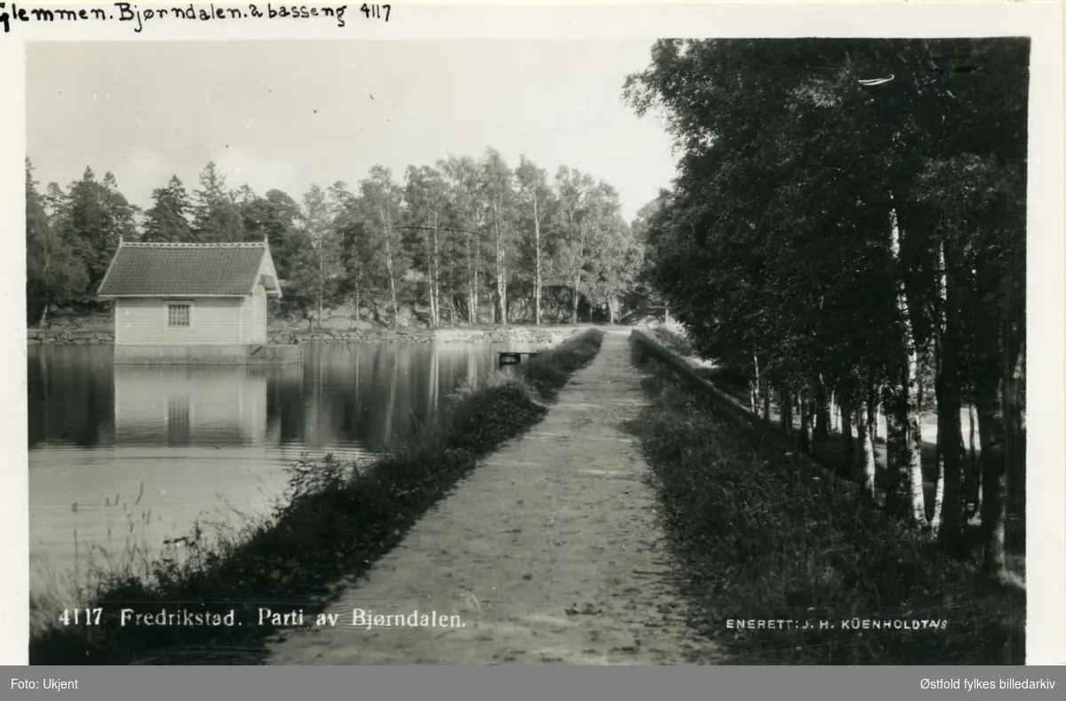 Vannbasseng i Bjørndalen i Fredrikstad 1900-1910. 2. basseng. Postkort.
