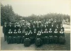 Vänersborg. Fjärde distriktets dövstumskola, senare Vänerskolan. Gruppbild, konfirmation