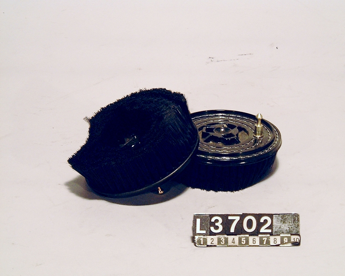 Två st. schamponeringsborstar till Electrolux golvbonare mod: B4, B5, B6, B9 & B21.