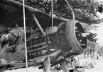 Nos av flygplan Gloster Gladiator gul I efter brand vid oaktsamhet vid tankning. Vid F 19, Svenska frivilligkåren i Finland, 1940.