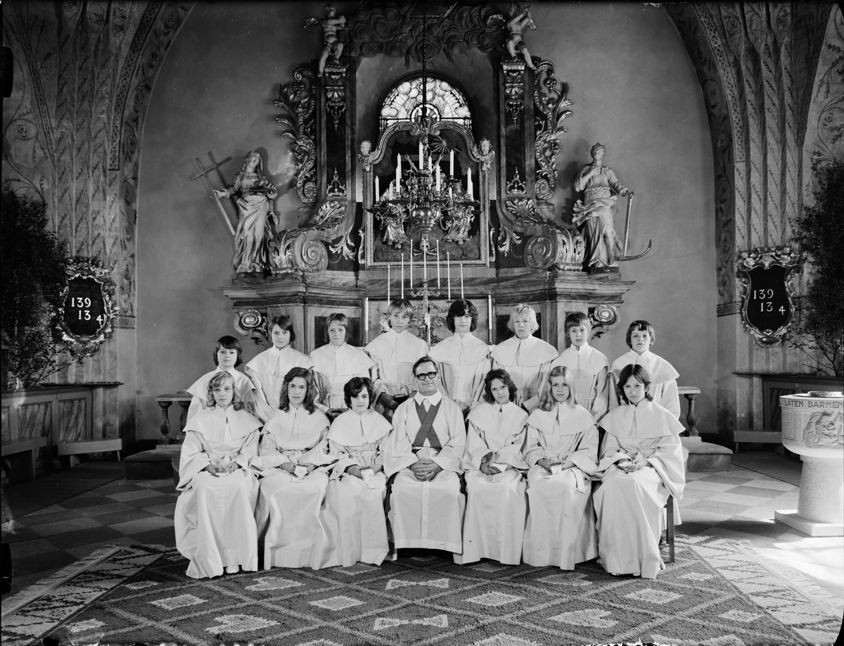 Konfirmander, Börstils kyrka, Uppland 1974