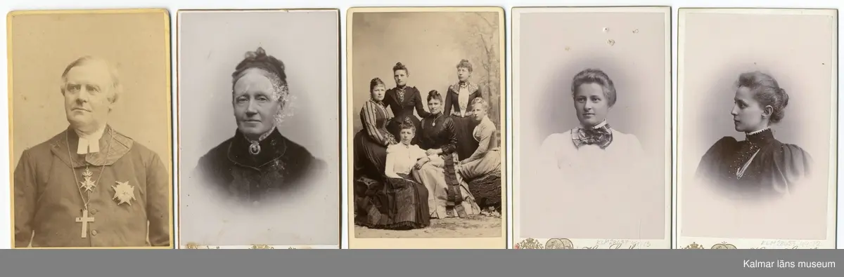 KLM 28637:44:1-20, Fotoalbum, av papp och tyg. Samling av fotografier. Porträtt av medlemmar av familjen Wimmerstedt samt goda vänner till ägaren. Bilderna sitter i ett ”tygalbum”. Albumet har sydda fickor för varje bild och hålls samman av ett rött siden band och en vit knapp. En del av bilderna är fastsydda i fickorna. Tyget har ett blommönster i flera färger men bas i rött. Innehåller fler bilder än antalet fickor så ett antal bilder ligger lösa.

:1Hilda af Wetterstedt, dotter till ECM Wimmerstedt (dotter till SC och LG) och AR af Wetterstedt
:2 Hilda af Wetterstedt, dotter till ECM Wimmerstedt (dotter till SC och LG) och AR af Wetterstedt
:3 Carl Carlander, son till S A Wimmerstedt (dotter till SC och LG) och ? Carlander
:4 Maria Rogberg och hennes kusin Maria Rogberg
:5 Emma Cordula Magdalena af Wetterstedt född Wimmerstedt, dotter till SC och LG Wimmerstedt
:6 Hilda af Wetterstedt, dotter till ECM Wimmerstedt (dotter till SC och LG) och AR af Wetterstedt
:7 Maria Carlander, dotter till S A Wimmerstedt (dotter till SC och LG) och ? Carlander
:8 Hanna och Eva Rogberg
:9 Hilda af Wetterstedt, dotter till ECM Wimmerstedt (dotter till SC och LG) och AR af Wetterstedt
:10 Maria Carlander, dotter till S A Wimmerstedt (dotter till SC och LG) och ? Carlander. Finns ytterligare en kopia som ej förvaras i fotoalbum.
:11 Hilda Wimmerstedt
:12 Ebba Wimmerstedt
:13 Maria Lindahl född Wimmerstedt
:14 Gruppfoto med sex kvinnor vara en ska vara Hilda af Wetterstedt
:15 Biskopinnan Sjöbring
:16 Biskop Sjöbring
:17 Maria Carlander, dotter till S A Wimmerstedt (dotter till SC och LG) och ? Carlander
:18 Hilda af Wetterstedt, dotter till ECM Wimmerstedt (dotter till SC och LG) och AR af Wetterstedt
:19 Bildhuggaren professorn C G Qvarnström, bror till SC Wimmerstedt. Finns ytterligare en kopia som ej förvaras i fotoalbum.
:20 Riksantikvarie Bror Emil Hildebrand. Finns ytterligare en kopia som ej förvaras i fotoalbum.