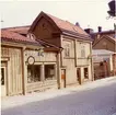 Kv. Katarina, Kungsgatan 4-2, Västerås.
Husbergs Eftr. repvaror och fiskredskap och Blindboden. 1971.