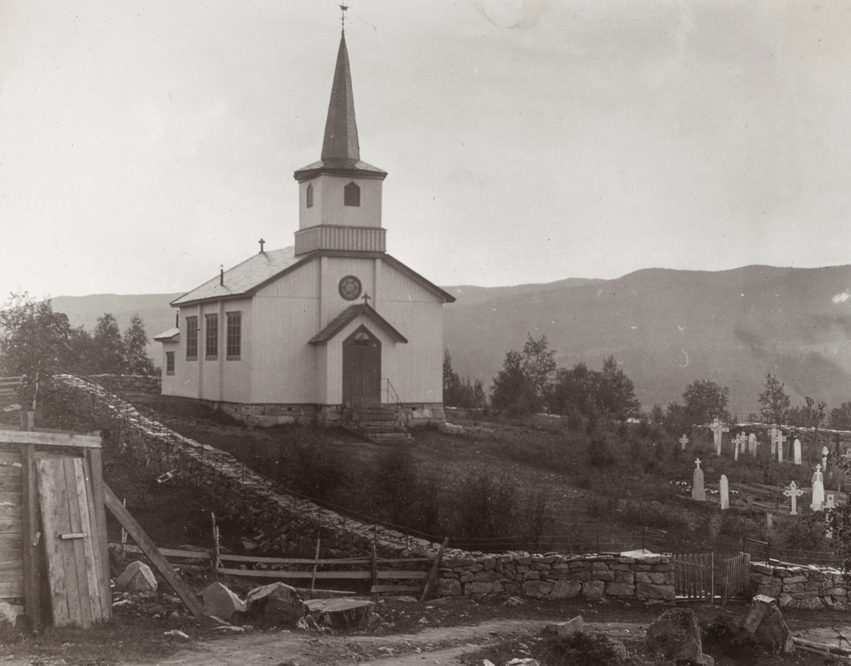 Prospektfotografi av Geilo kirke (Ustedalen kapell).