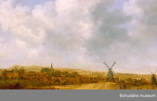 Jan Josephsz. van Goyen. Född i Holland 1596, död 1656.
Landskap med väderkvarnar, 1637. 
39 x 60. Olja på träpannå.

MONTERING/RAMNING
Pannå av ek. Bruntonad träram av fur med hopplistdekor. 59,1 x 79,5 cm.  
Ramen har skurits för att passa målningen och är troligen förminskad vilket framgår av att tvärslåarna i hörnen har kapats och i två hörn möter de inte varann. Detta tyder på att ramen har varit större och alltså är återanvänd från ett annat konstverk.

UPPGIFTER PÅ BAKSIDAN
Tryckt etikett med handskriven text i svart tusch fastklistrad på pannån: 
Konstgalleriet
(Fredrik Dahlström)
Stockholm
subject: Landscape & Windmills
master: J. van Goyen, sign 1637.
from the collection of: Henry Brown Esq., London
sold the Jan.17th 1925.
På pannån sitter ett rött lacksigill, en fastklistrad lapp med texten No 50, en annan med siffran 23 eller kombinationen 2J.

Övrig historik se JJ01.