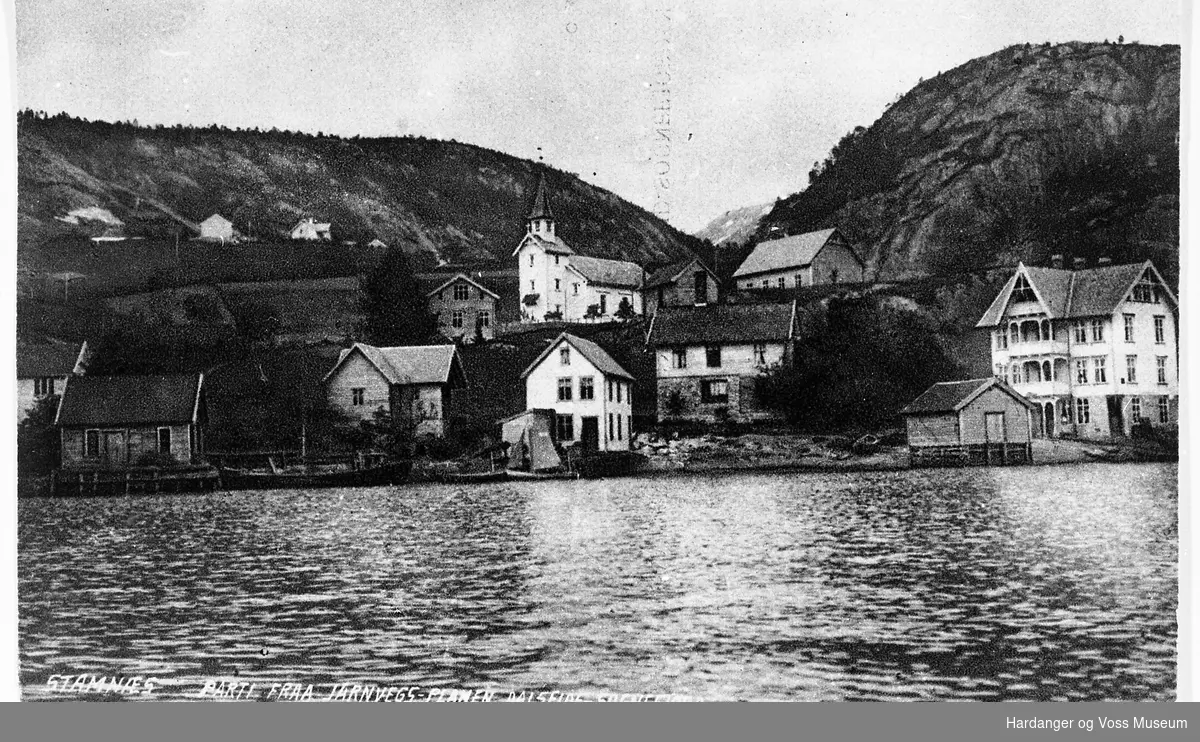 Stamnes sett frå sjøen