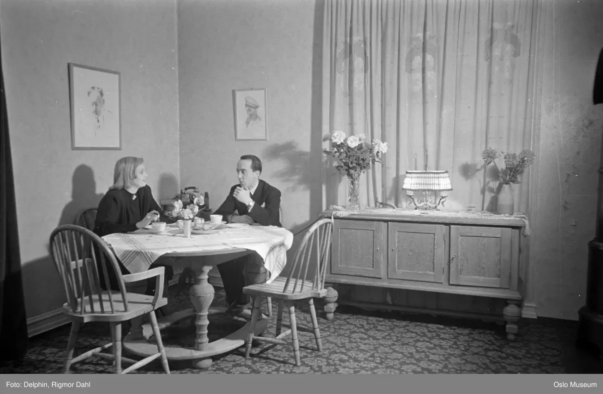 bolig, interiør, spisestue, mann, revyskuespiller, kvinne, ektepar