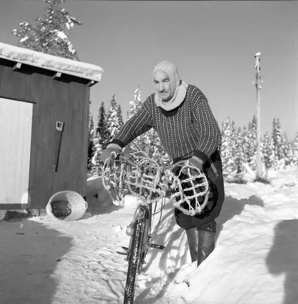 ​Kaspar Jota klar for å dra ut på handel med truger, soplimer og sykkel