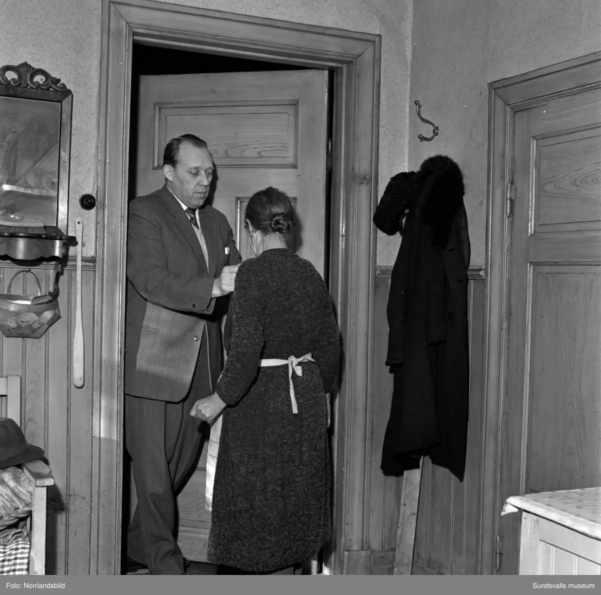 Äldre bostadshus i Johannedal, exteriör- och interiörbilder.