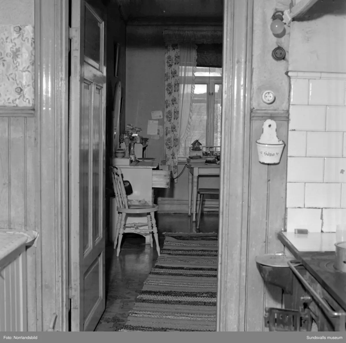Äldre bostadshus i Johannedal, exteriör- och interiörbilder.