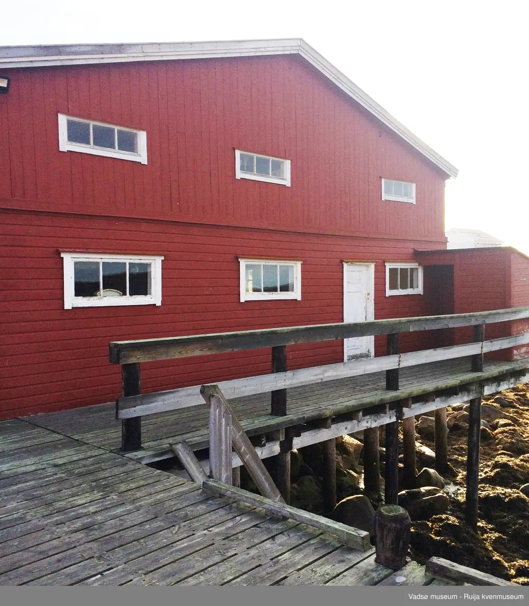 G.nr/B.nr: 13/108. Pakkhus med rekefabrikk