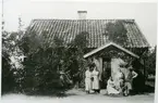 Rytterne sn, Västerås, Sorby.
Sorby 1:11, Hägnudden. Familjen Pettersson, 1918.