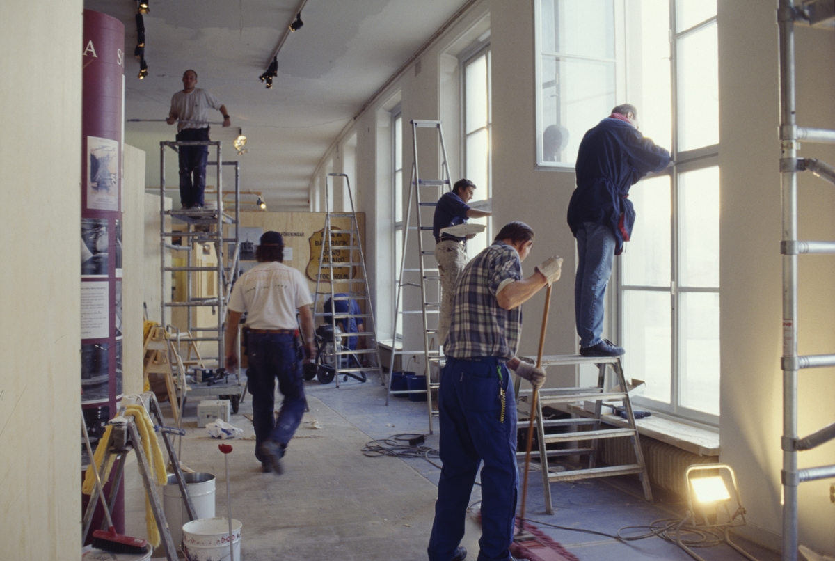 Ombyggnad inför en utställning på Sjöhistoriska Museet. Fotodatum: 1997-11-28.

Text överförd från den gamla diaramen:
K13
SSHM ombyggnad
Utställning
971128