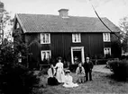 BILDEN TROLIGEN FRÅN GÖRANSTORP I FREDSBERG.
SLÄKTINGAR (? )TILL HULDA GUSTAFSSON, MAKA TILL JOHAN GUSTAFSSON, NÄMNDEMAN, RIKSBERG.