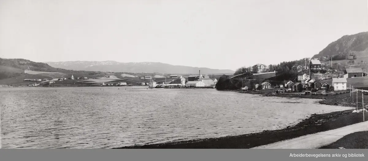 Artikkel i Arbeidermagasinet av Harald Langhelle om konflikten ved Pienes møller i Buvika, september 1913. Buvika 1933.