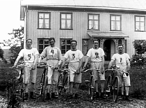 Cyklister
