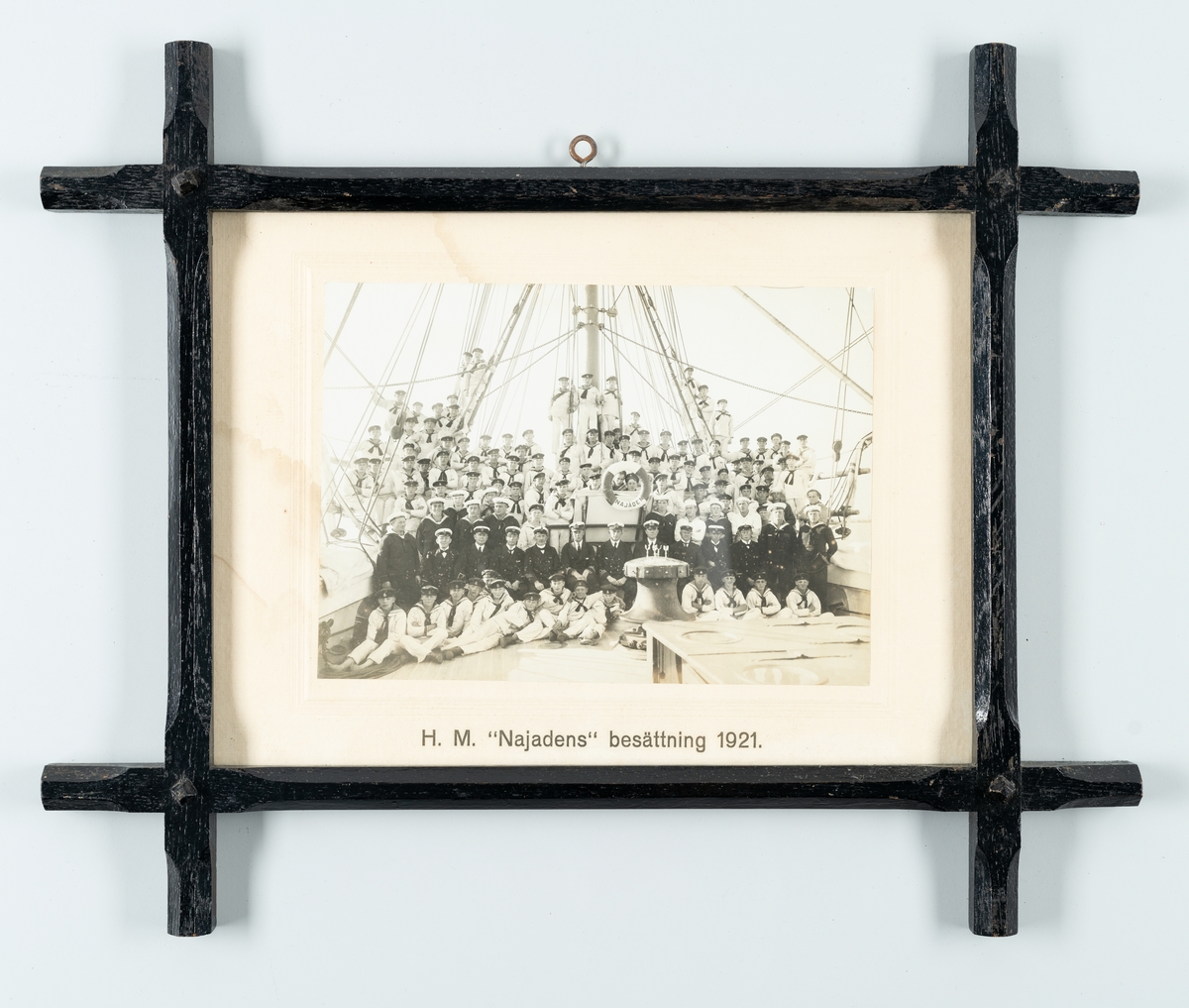 Bilden föreställer besättningen på skeppsgossefartyget Najaden 1921.