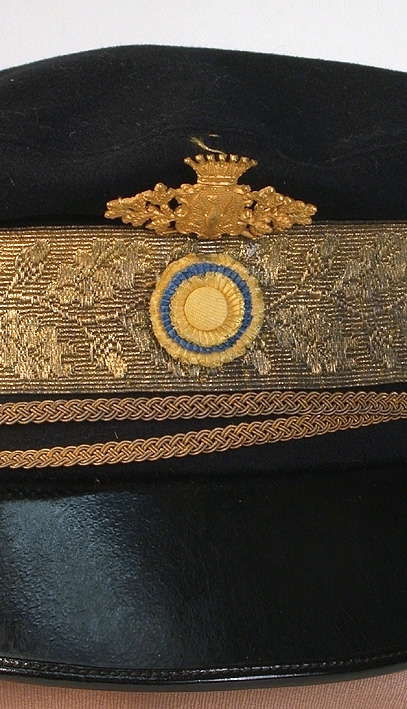 Anmärkning: Till parad- och landshövdingeuniform. Släpmundering.