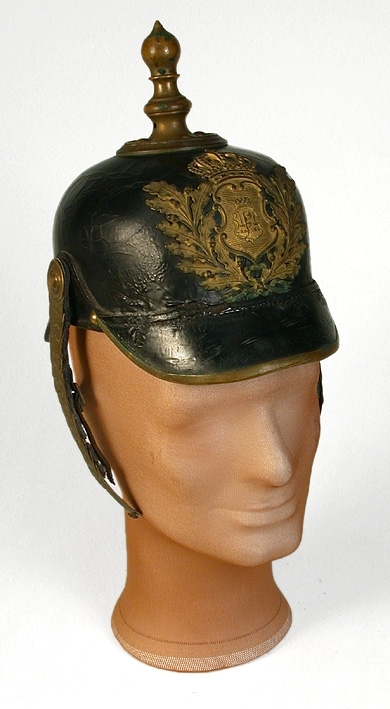 Anmärkning: " Pickelhuva ".